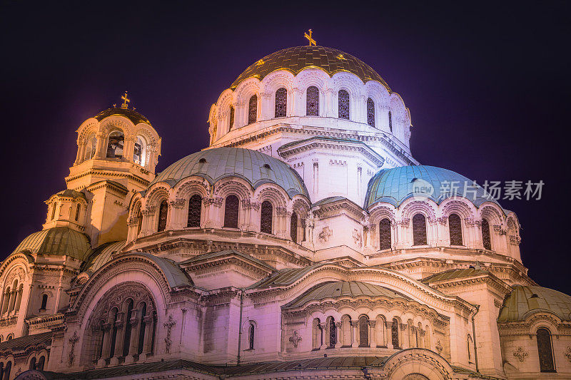 圣亚历山大涅夫斯基大教堂的夜晚-索菲亚，保加利亚