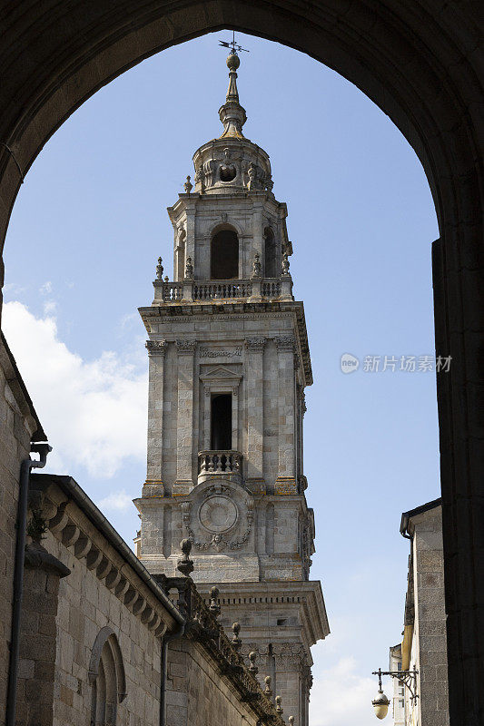 西班牙加利西亚卢戈大教堂的新古典主义塔