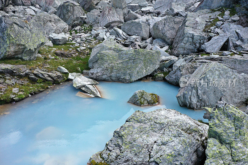 美丽的小山湖