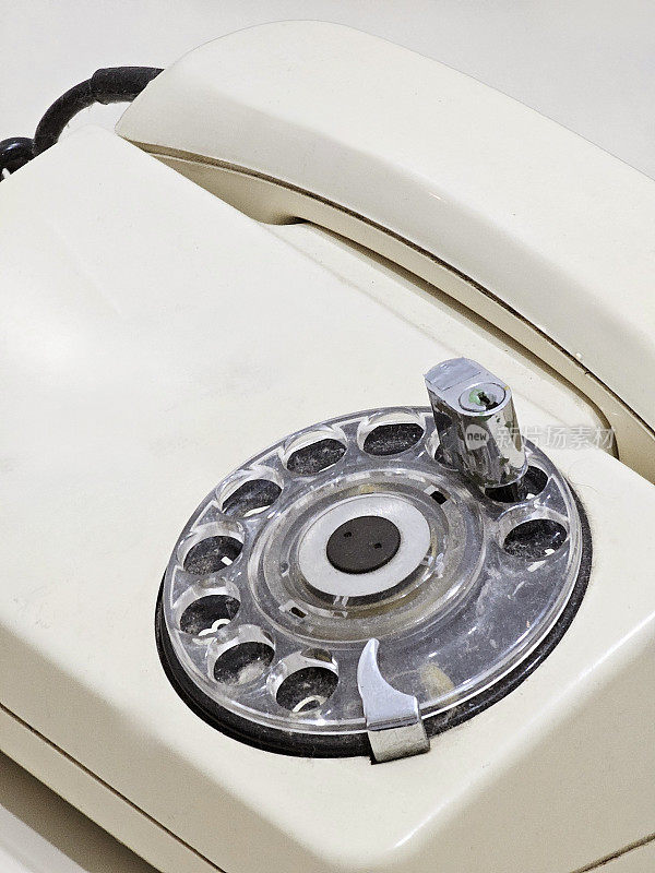70年代和80年代的电话都有挂锁以防来电