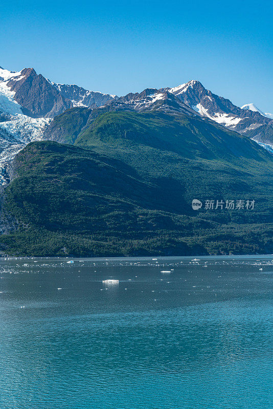 美国阿拉斯加州威廉王子湾学院峡湾的史密斯冰川