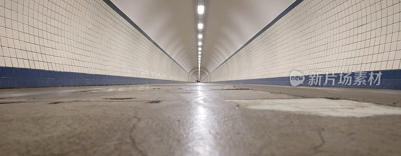 安特卫普斯海尔德河下的圣安娜地下隧道