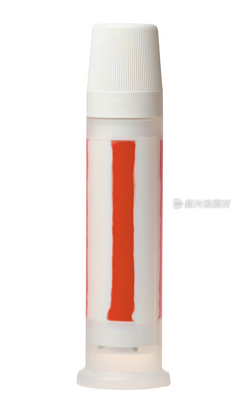 装有牙膏的塑料管，里面有一条红色的条纹。