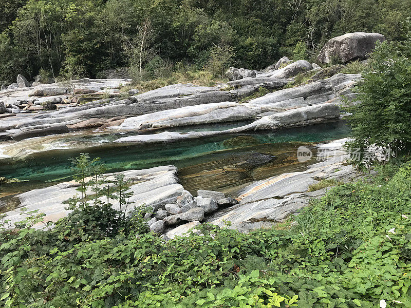 瑞士-康顿提基诺-维尔扎斯卡山谷-拉维特佐村