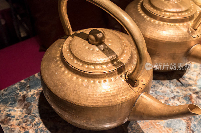 大铜茶壶