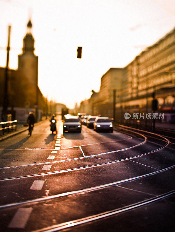 柏林，日落时分的交通