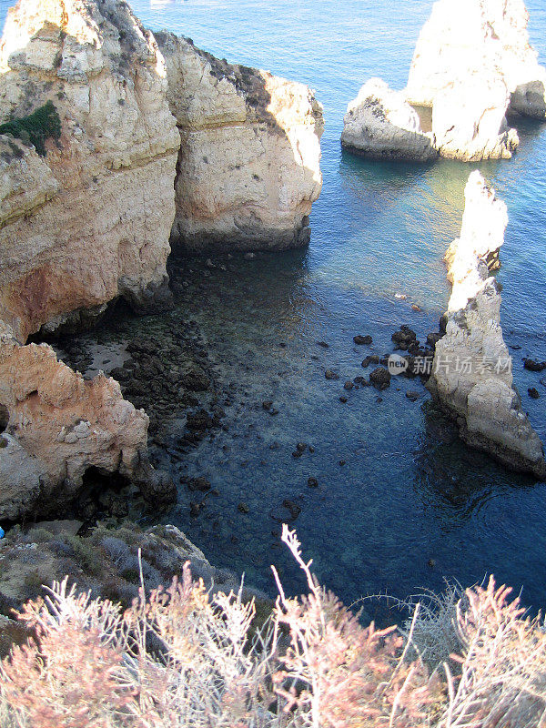 海景地中海悬崖海滩