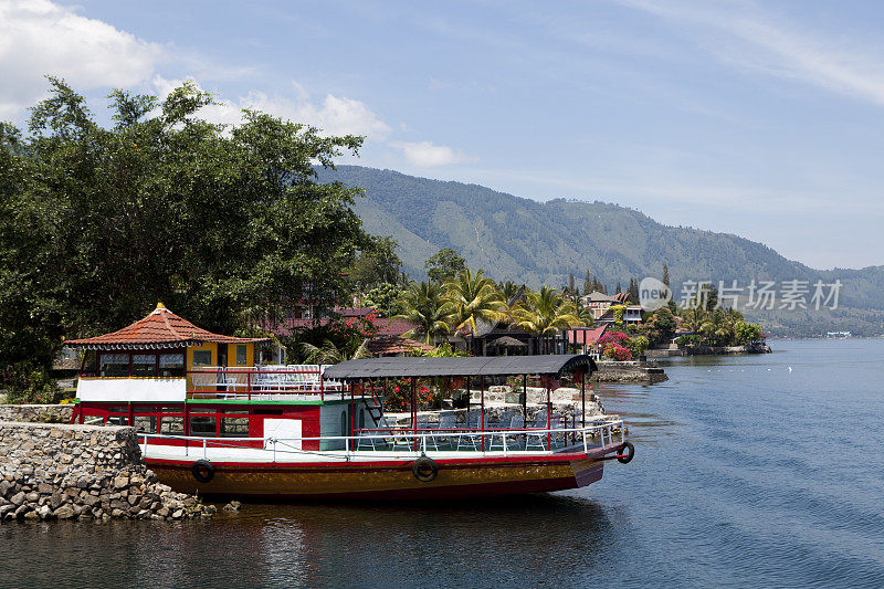 托巴湖萨莫塞尔岛风景印度尼西亚苏门答腊岛