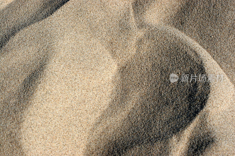 沙丘与海浪