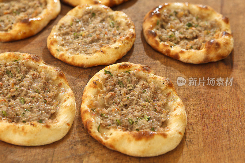 传统土耳其烤肉系列“PIDE”