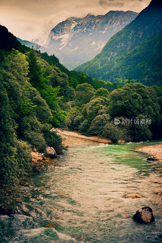 山区河流