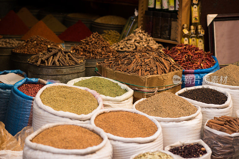麦地那的摩洛哥香料市场