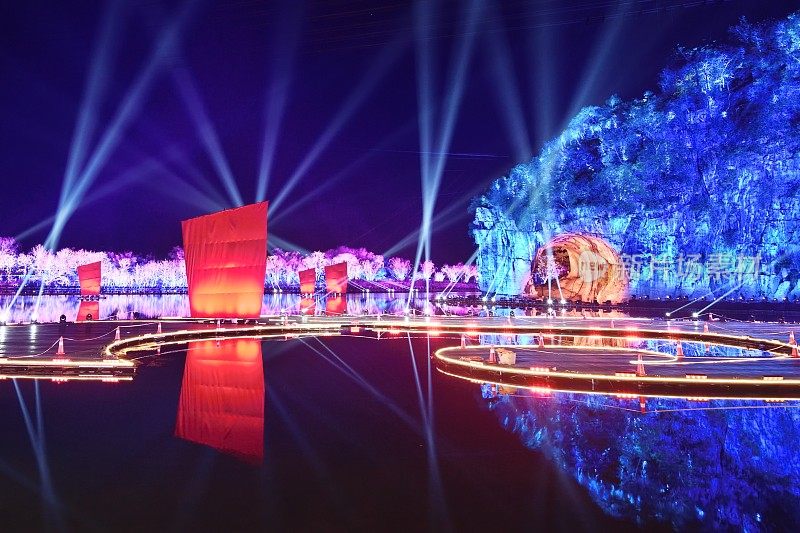桂林漓江和“象山”灯光秀