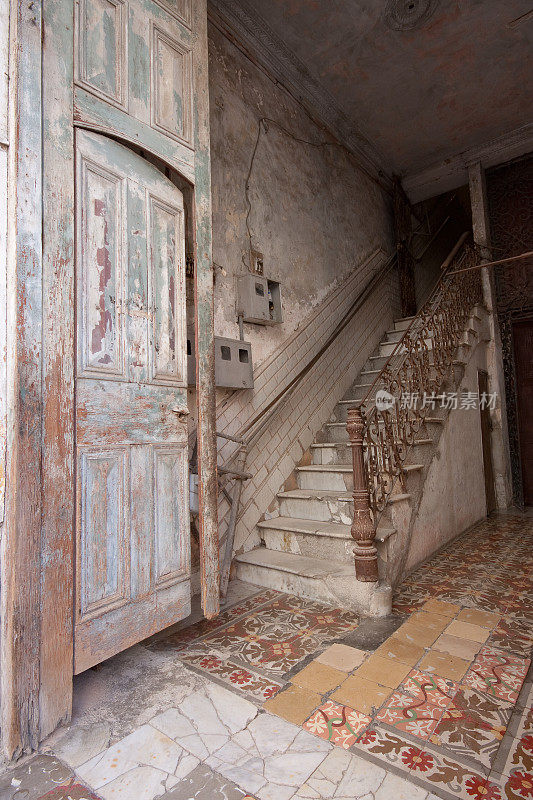 褪色的楼梯间，哈瓦那，古巴
