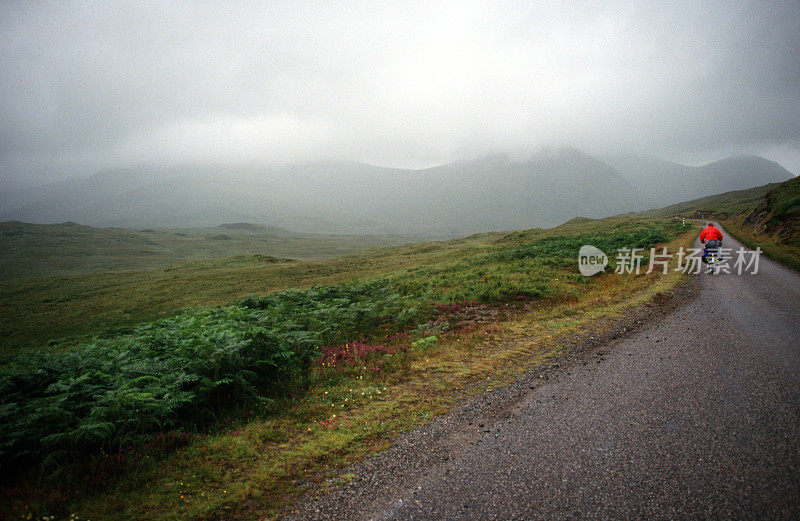 骑自行车在苏格兰