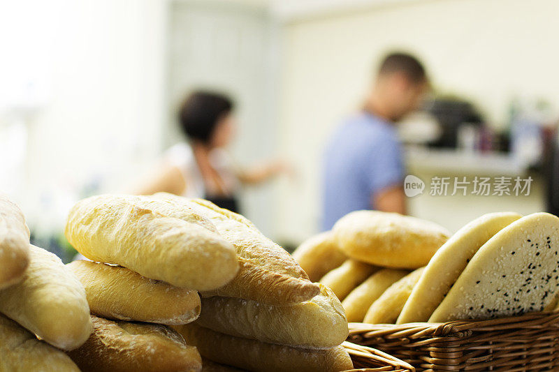 在三明治店里