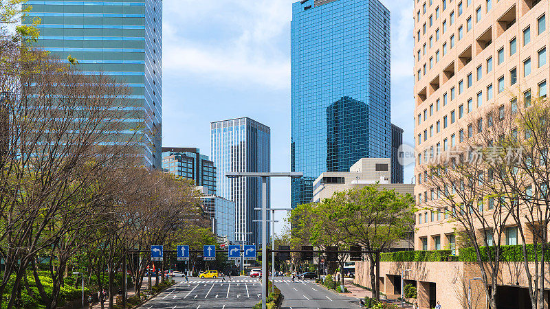 东京新宿的街道景观