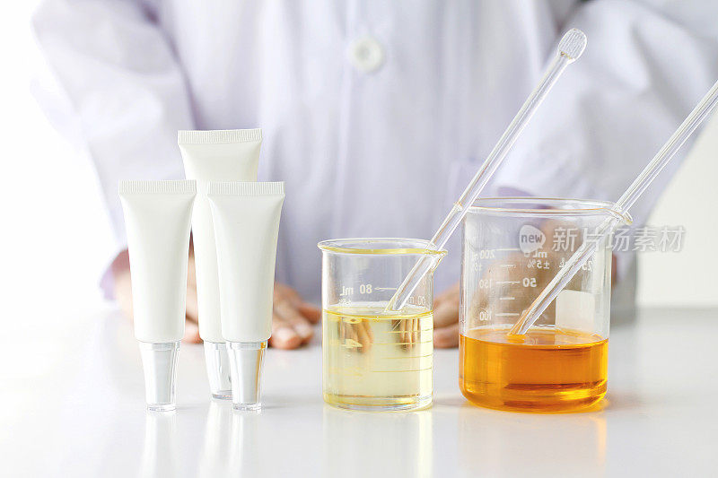 美容产品概念，医生和药物实验，药剂师制定的化学化妆品