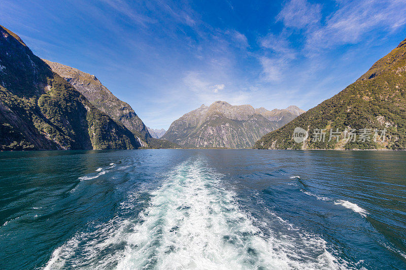 新西兰南岛的米尔福德湾