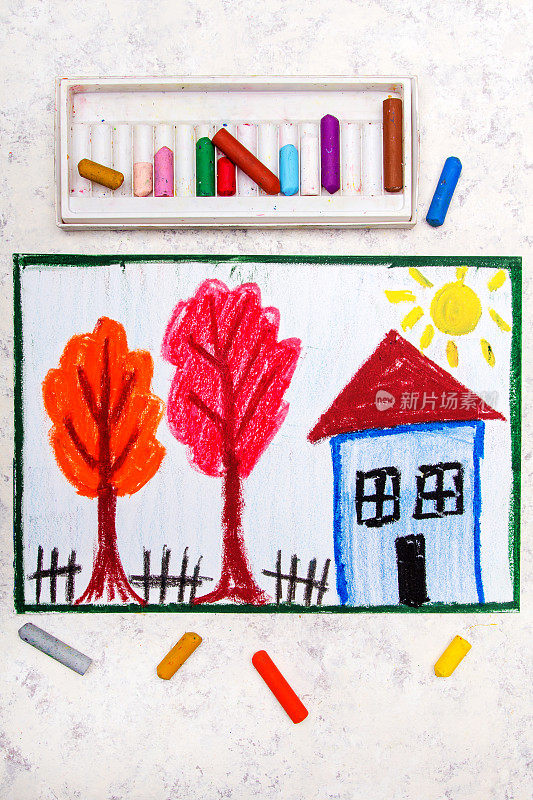 色彩斑斓的手绘:美丽的秋树和小房子