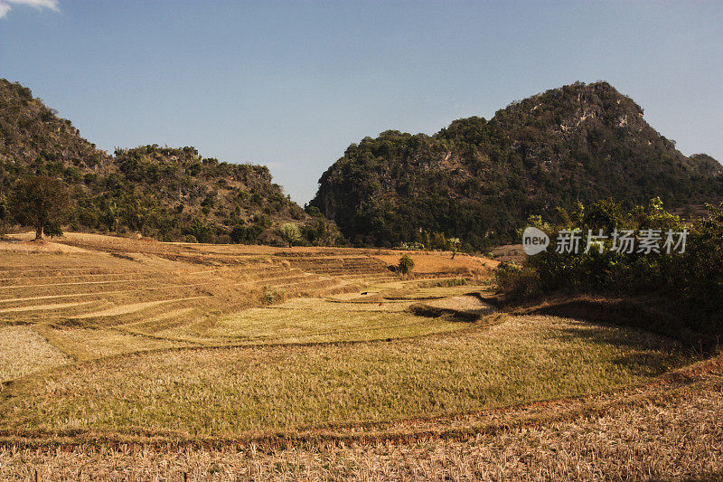 缅甸，卡劳和茵莱湖之间的景观