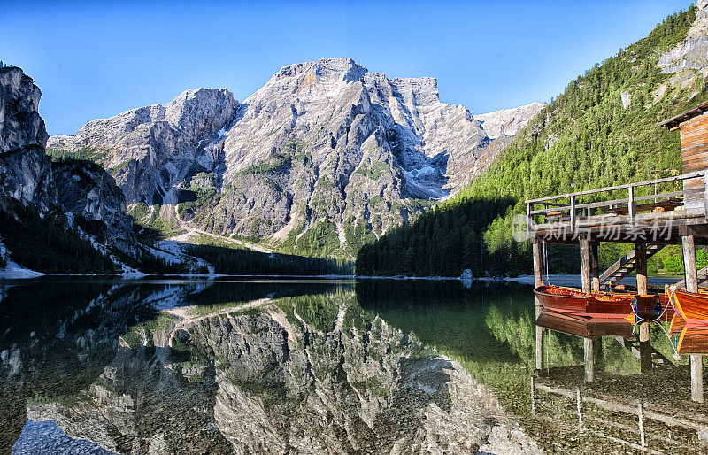 意大利Dolomites的Braies湖