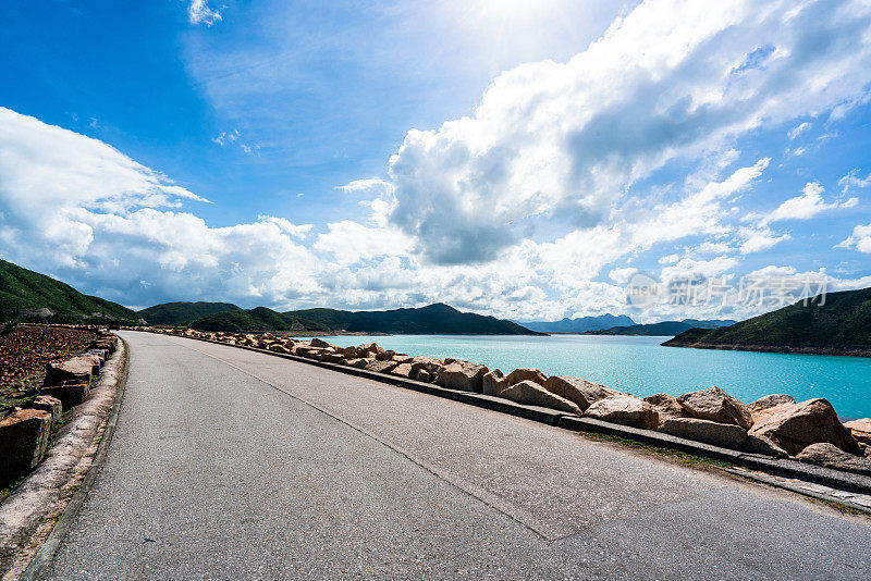 中国香港大坝上的道路