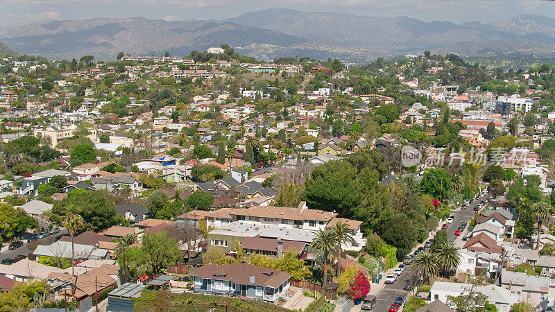 树木和房屋的鸟瞰图回声公园在洛杉矶，加利福尼亚
