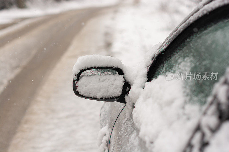 雪中车