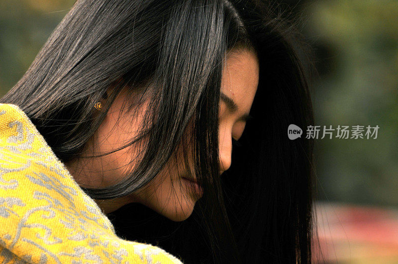 长头发的中国女孩
