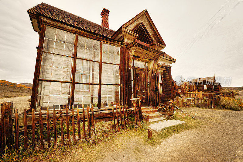 加州博迪废弃采矿镇的老房子