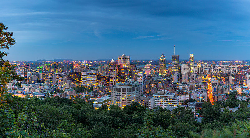 日落时分的蒙特利尔城市全景图