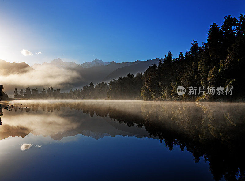 新西兰，马西森湖的日出