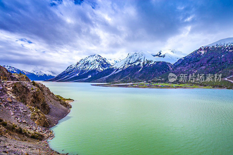 雪山湖