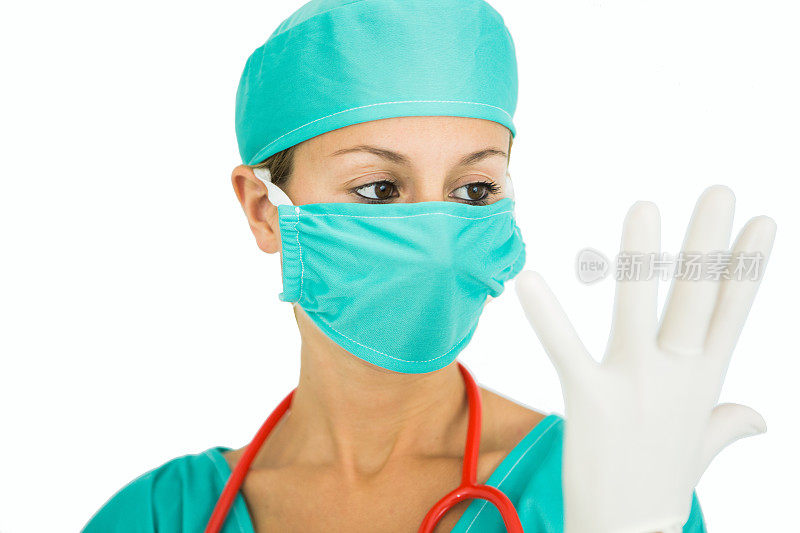 医务人员戴着乳胶手套。