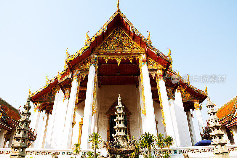 在苏特寺后面