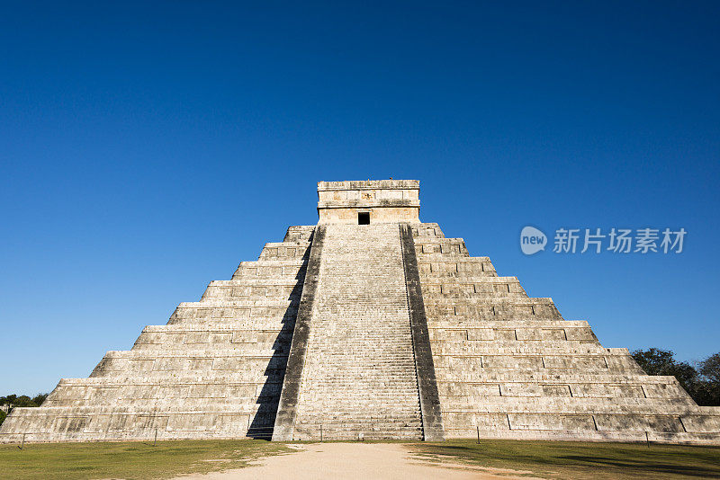 墨西哥奇琴伊察的玛雅库库尔坎金字塔-XXXL