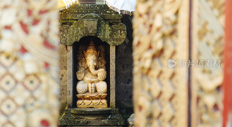 传统巴厘印度教雕塑甘尼许乌布寺庙印度尼西亚