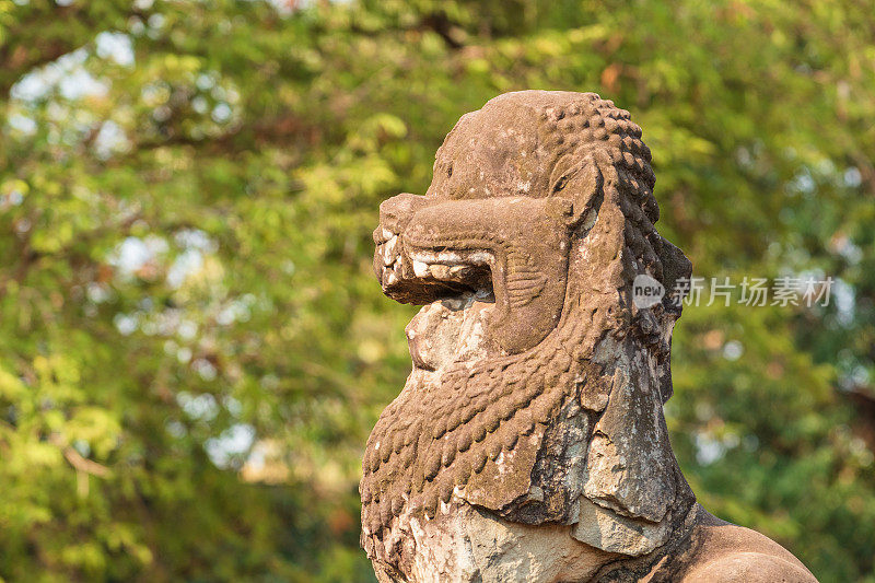 柬埔寨巴公寺石雕守护狮子