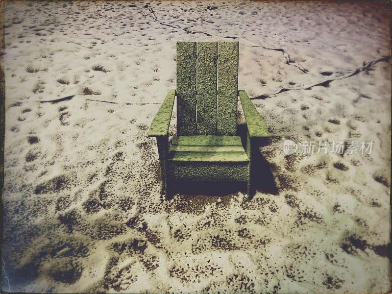 雪地里沙滩上的阿迪朗达克椅子