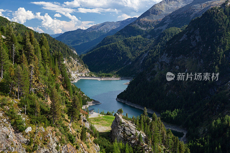 奥地利卡林西亚Kolnbreinspeicher湖上的kolnbreindam。