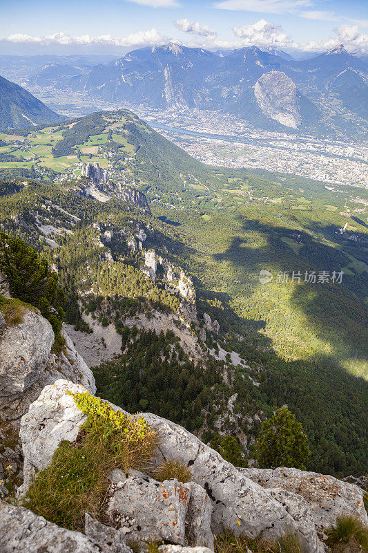 格勒诺布尔秋日的Moucherotte山景