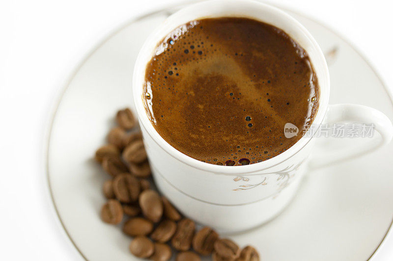 传统的土耳其咖啡和咖啡豆