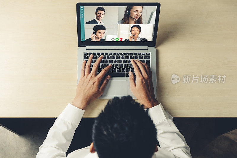 视频电话商务人员会议在虚拟的工作场所或远程办公室