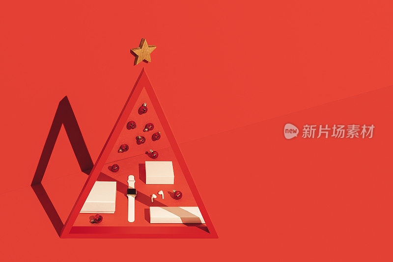 概念圣诞树上的红色背景