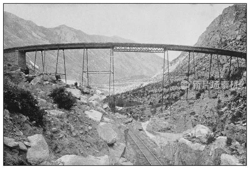 美国古董黑白照片:循环和桥在乔治敦，科罗拉多州