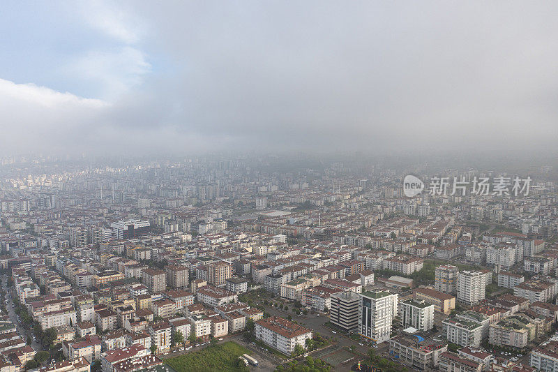 土耳其萨姆孙市阿塔库姆的鸟瞰图。