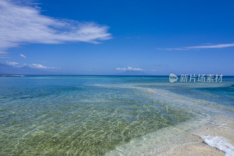 印度尼西亚巴厘岛的白色沙滩泻湖