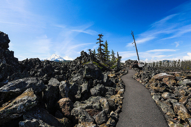 三姐妹，俄勒冈州，来自太平洋山脊步道(PCT)