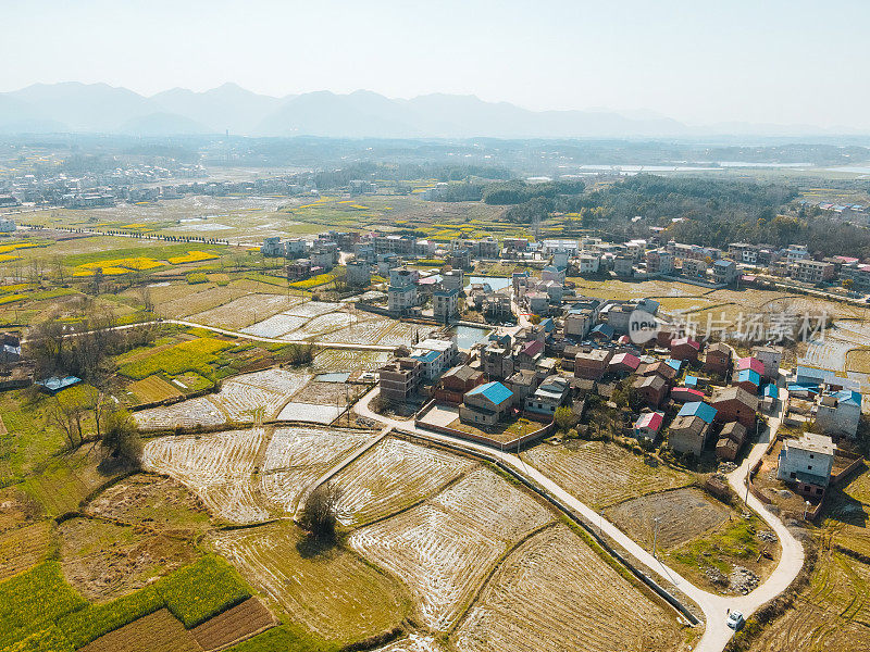 中国美丽的村庄和公路